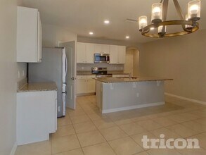 9013 Pinales Wy in Kissimmee, FL - Foto de edificio - Building Photo