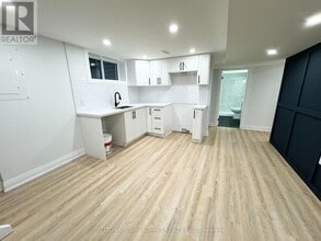 415 Sanatorium Rd in Hamilton, ON - Building Photo - Building Photo