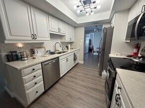 10403 NW 80th Ct in Tamarac, FL - Building Photo - Building Photo