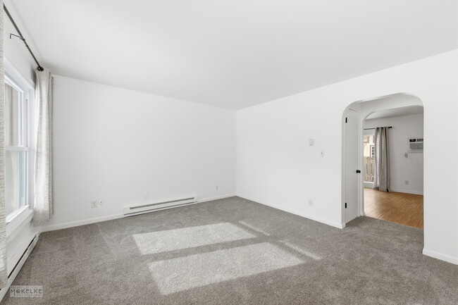 105 W Somonauk St in Yorkville, IL - Building Photo - Building Photo