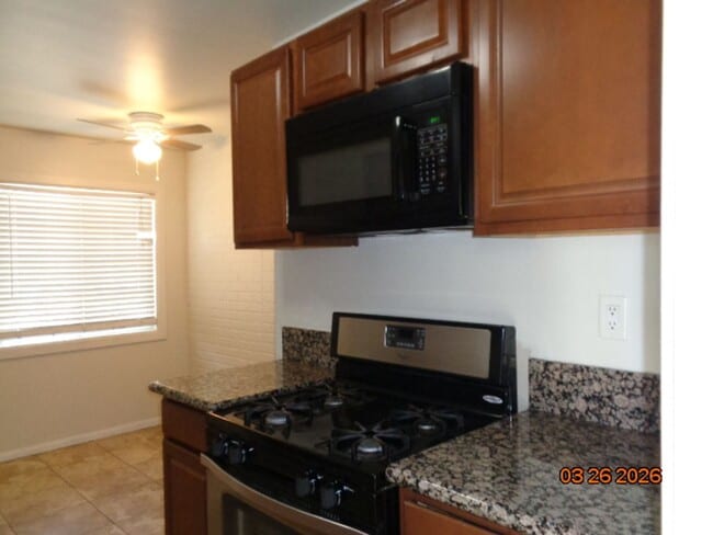 44538 2nd St E in Lancaster, CA - Building Photo - Building Photo