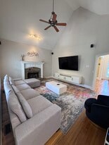 5914 Mount Water Trl, Unit Room 2 in Buford, GA - Building Photo