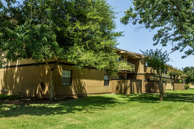 Orleans Square in Shreveport, LA - Building Photo - Building Photo