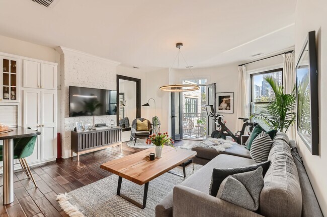 1003 N La Salle Dr in Chicago, IL - Building Photo - Building Photo