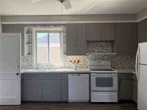 10 Knight St in Cranston, RI - Building Photo - Building Photo