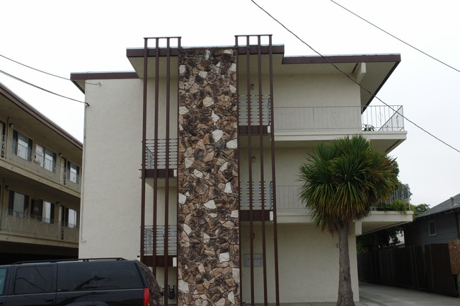 156 Santa Lucia Ave in San Bruno, CA - Building Photo - Building Photo