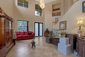 1050 Lavender Cir in Weston, FL - Building Photo - Building Photo