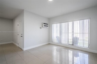 7927 East Dr in North Bay Village, FL - Building Photo - Building Photo
