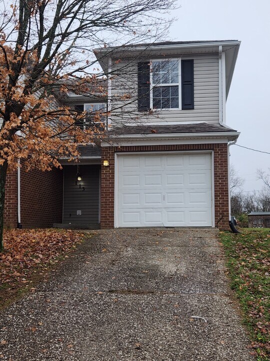 113 Karen Ct in Shelbyville, KY - Building Photo