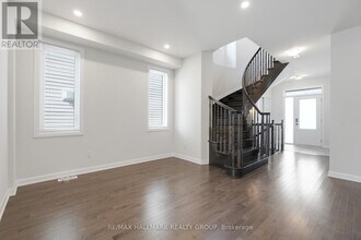 68 Ralph Erfle Wy in Ottawa, ON - Building Photo - Building Photo
