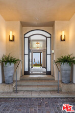 22368 Pacific Coast Hwy in Malibu, CA - Building Photo - Building Photo