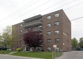270 Church St in Mississauga, ON - Building Photo