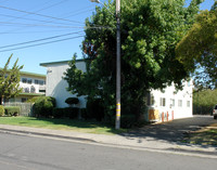 Leafwood Apartments in Novato, CA - Building Photo - Building Photo