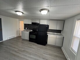 129 Foster St, Unit 2 in Old Forge, PA - Building Photo