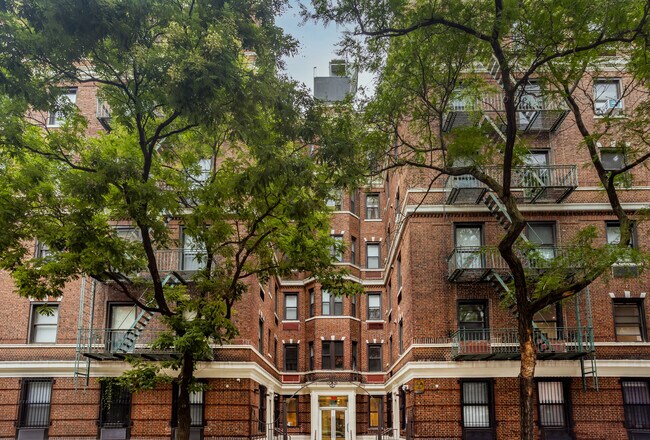 125 W 16th St in New York, NY - Building Photo - Building Photo