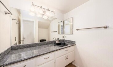 4887 Village Green Way in San Bernardino, CA - Building Photo - Building Photo