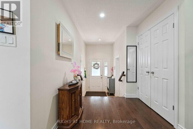 173 Garrity Crescent in Ottawa, ON - Building Photo - Building Photo