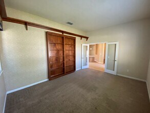 2528 Granite Park Ln in Elk Grove, CA - Building Photo - Building Photo