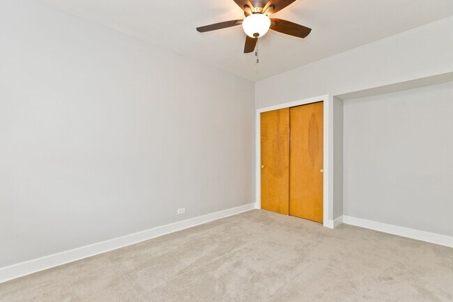 1046 Chicago Ave, Unit 2W in Oak Park, IL - Foto de edificio - Building Photo