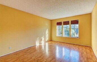 7008 Grove Crest Dr in Austin, TX - Building Photo - Building Photo