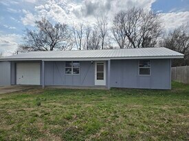 519 Green St in Lebanon, MO - Building Photo