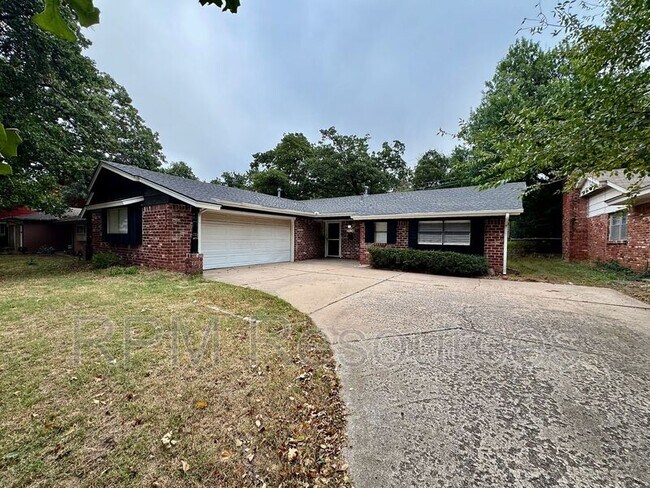 2924 N McMillan Ave in Bethany, OK - Building Photo - Building Photo