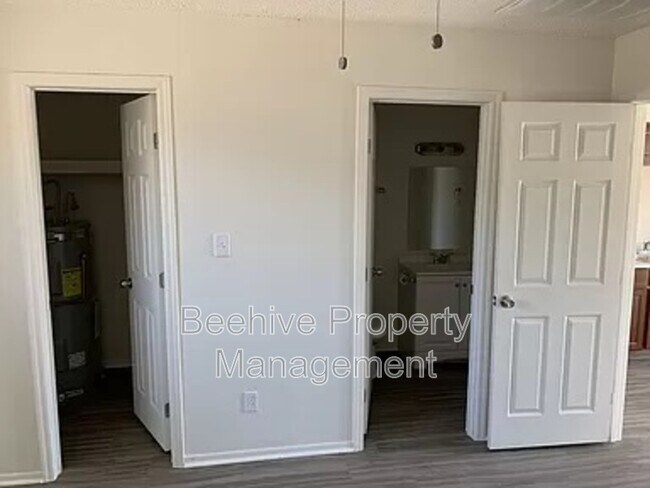 property at 1102 E Polk St