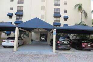 7578 Regency Lake Dr in Boca Raton, FL - Building Photo