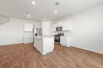 15735 Clove Spice Wy in Von Ormy, TX - Building Photo - Building Photo