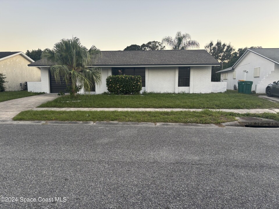 439 Earl Ave in Melbourne, FL - Building Photo