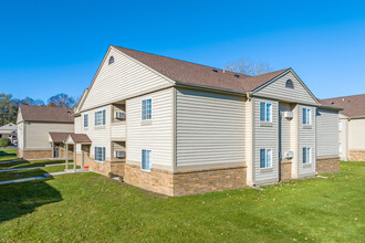 Somerset Oaks Apartments and Townhomes in St. Louis Park, MN - Foto de edificio - Building Photo