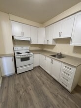 70 McEwen Ave in Ottawa, ON - Building Photo - Building Photo