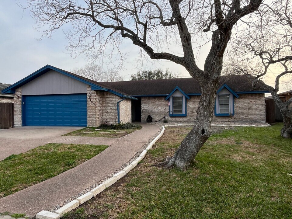 4123 Crenshaw Dr in Corpus Christi, TX - Building Photo