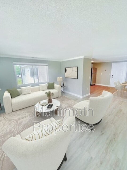 667 Corning Rd in Manchester, NH - Building Photo