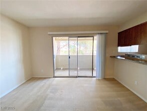 7200 W Pirates Cove Rd, Unit 2112 in Las Vegas, NV - Building Photo - Building Photo