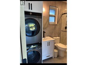 2626 Spuraway Ave in Coquitlam, BC - Building Photo - Building Photo