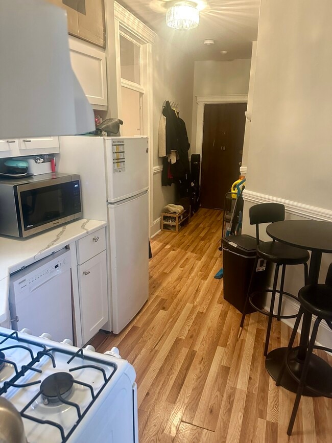 45 Hemenway St, Unit 19 in Boston, MA - Building Photo - Building Photo