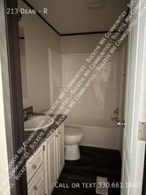 213 Dean Dr in New Kensington, PA - Building Photo - Building Photo