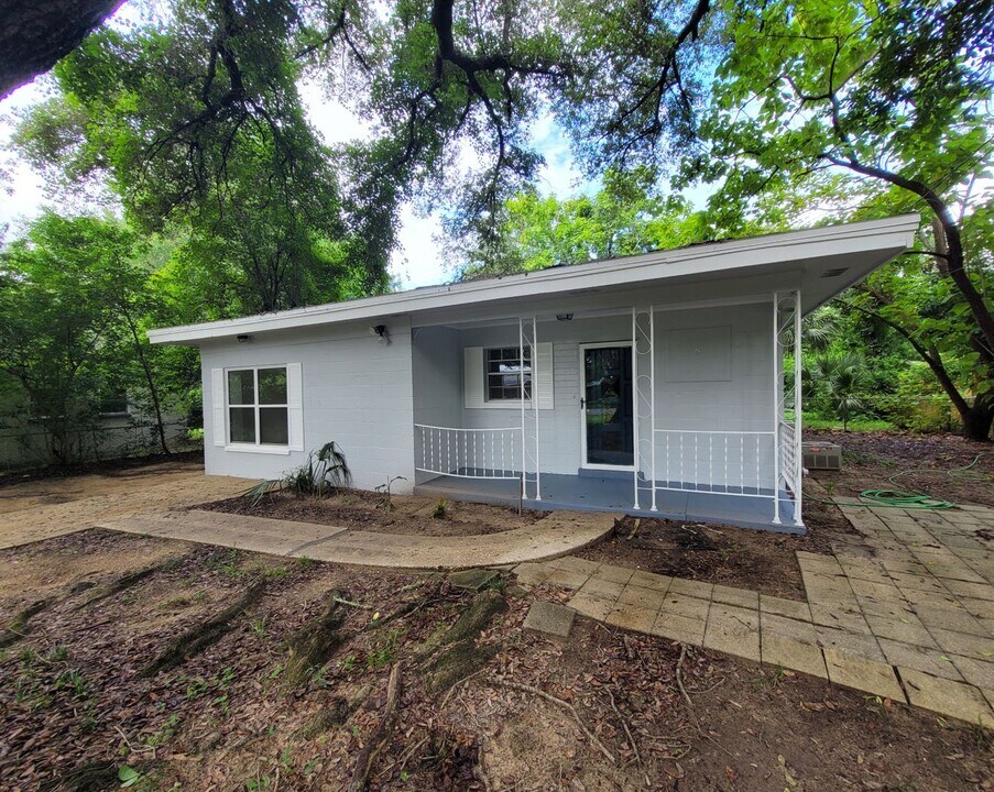 8 Wisconsin Dr in Pensacola, FL - Building Photo