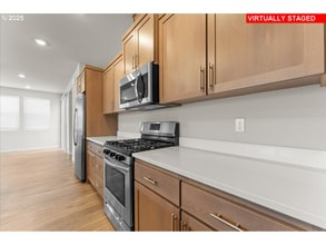 31303 NW Turel Dr in North Plains, OR - Foto de edificio - Building Photo