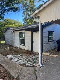 325 Jannie St in Denton, TX - Building Photo - Building Photo