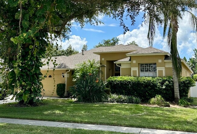 property at 1405 W River Ct