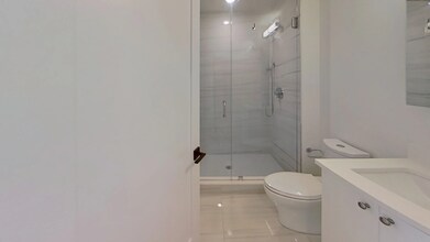 104 Warren St, Unit 2 in Boston, MA - Building Photo - Building Photo