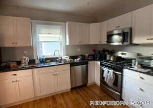 56 Frederick Ave in Medford, MA - Building Photo - Building Photo