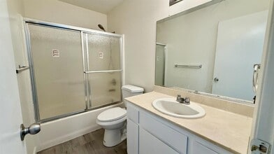 2447 Knowlwood Dr in Hanford, CA - Building Photo - Building Photo