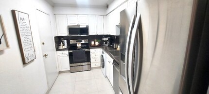 2501 S Ocean Dr in Hollywood, FL - Building Photo - Building Photo