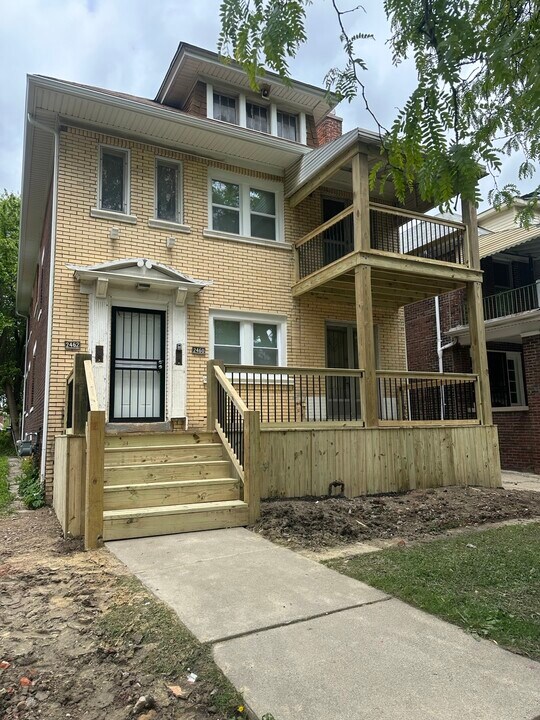 2460 Gladstone St in Detroit, MI - Building Photo