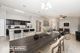 846 Carnation Ave SE in Palm Bay, FL - Foto de edificio - Building Photo