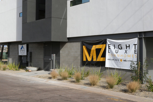 Mz Townhomes in Scottsdale, AZ - Foto de edificio - Building Photo