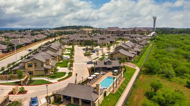 Mission Hill in New Braunfels, TX - Foto de edificio - Building Photo